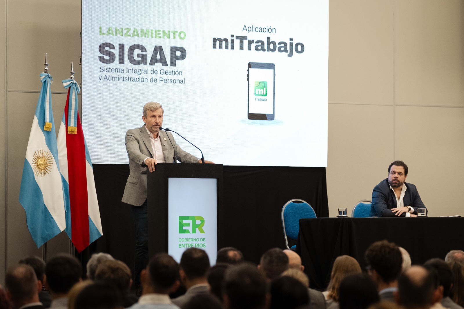 El gobierno presentó la app Mi Trabajo para empleados de la administración pública